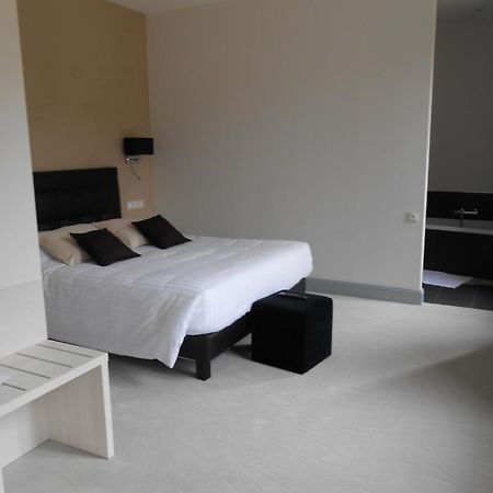 Logis- Hotel Spa Restaurant L'Epicurial Saint-Pey-de-Castets Kamer foto