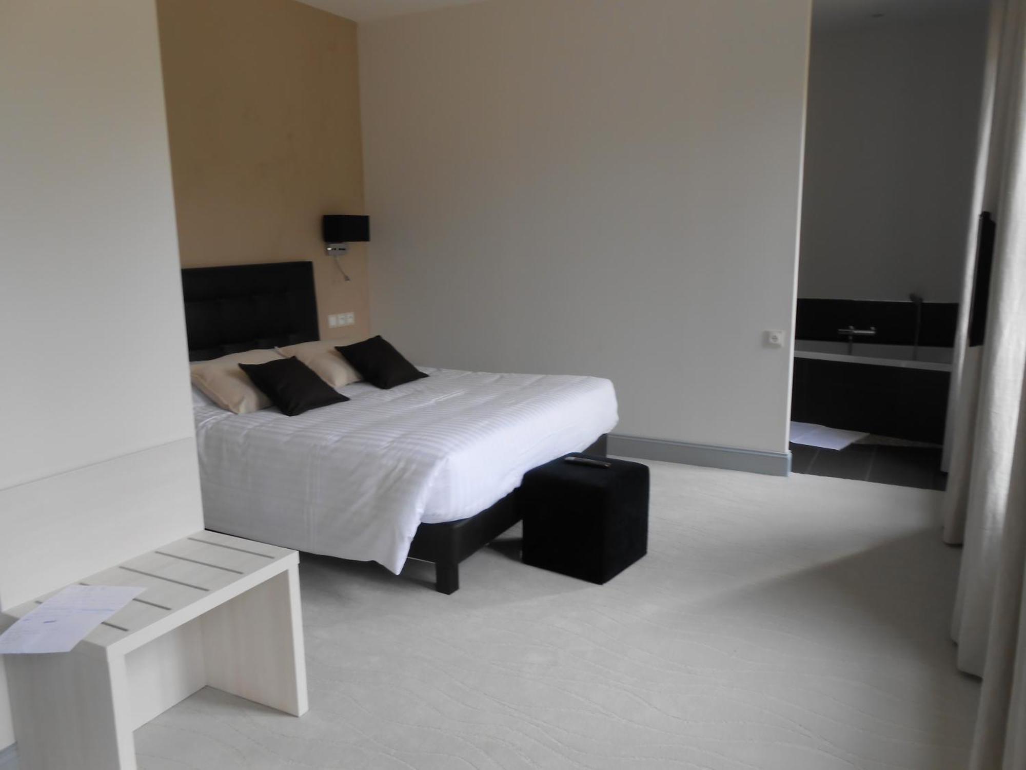 Logis- Hotel Spa Restaurant L'Epicurial Saint-Pey-de-Castets Kamer foto