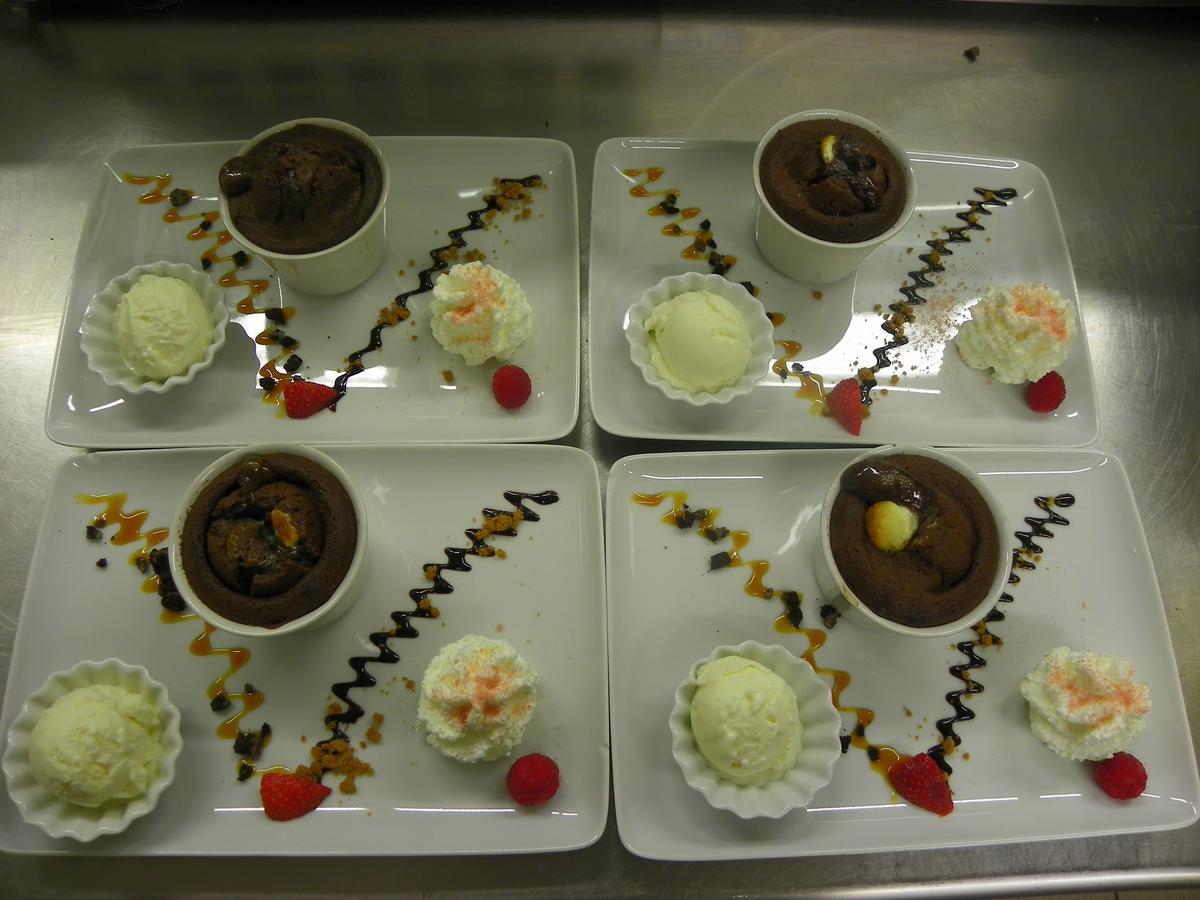 Logis- Hotel Spa Restaurant L'Epicurial Saint-Pey-de-Castets Buitenkant foto