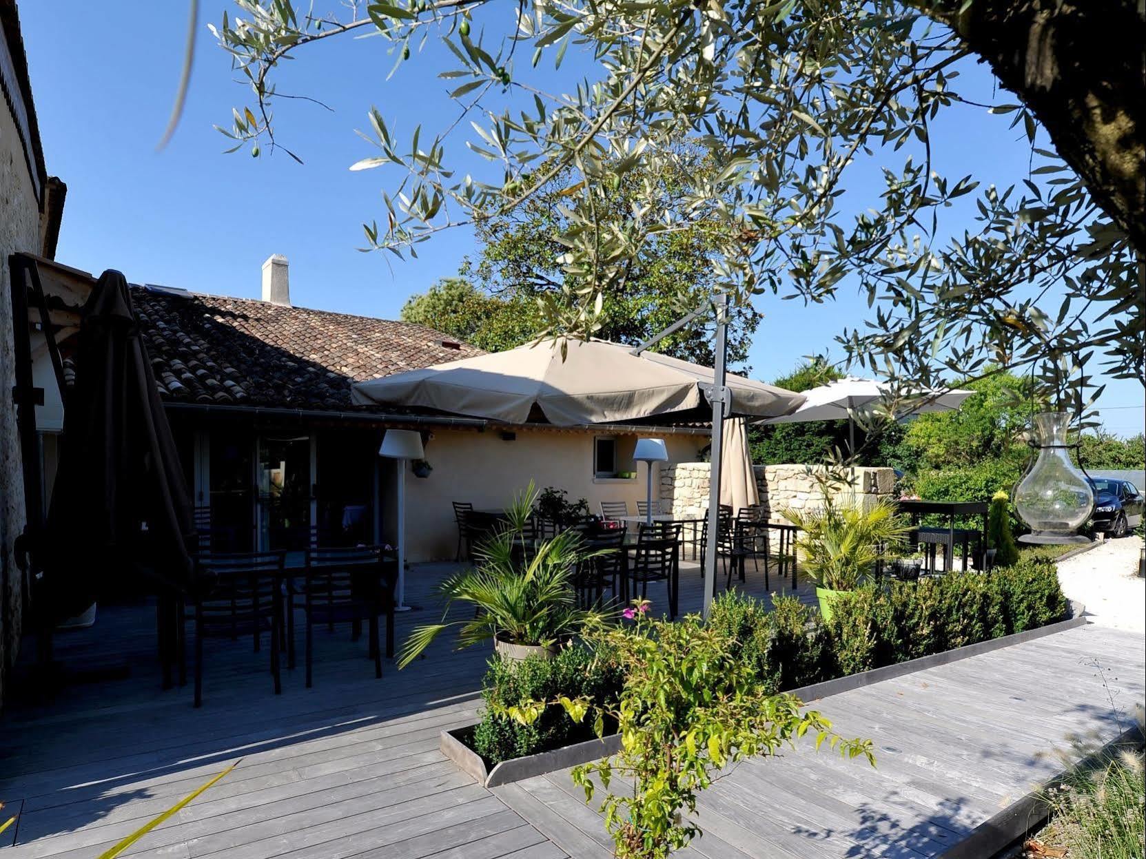 Logis- Hotel Spa Restaurant L'Epicurial Saint-Pey-de-Castets Buitenkant foto