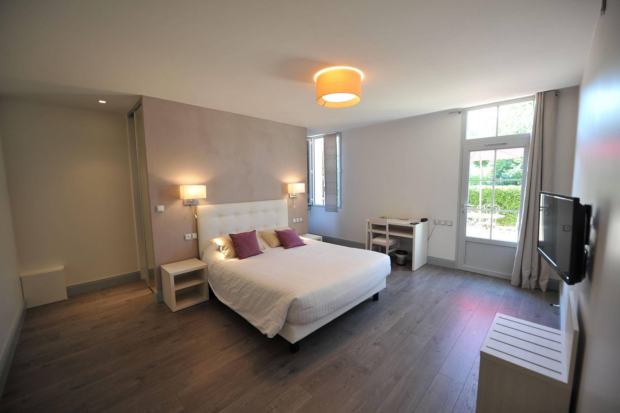 Logis- Hotel Spa Restaurant L'Epicurial Saint-Pey-de-Castets Buitenkant foto