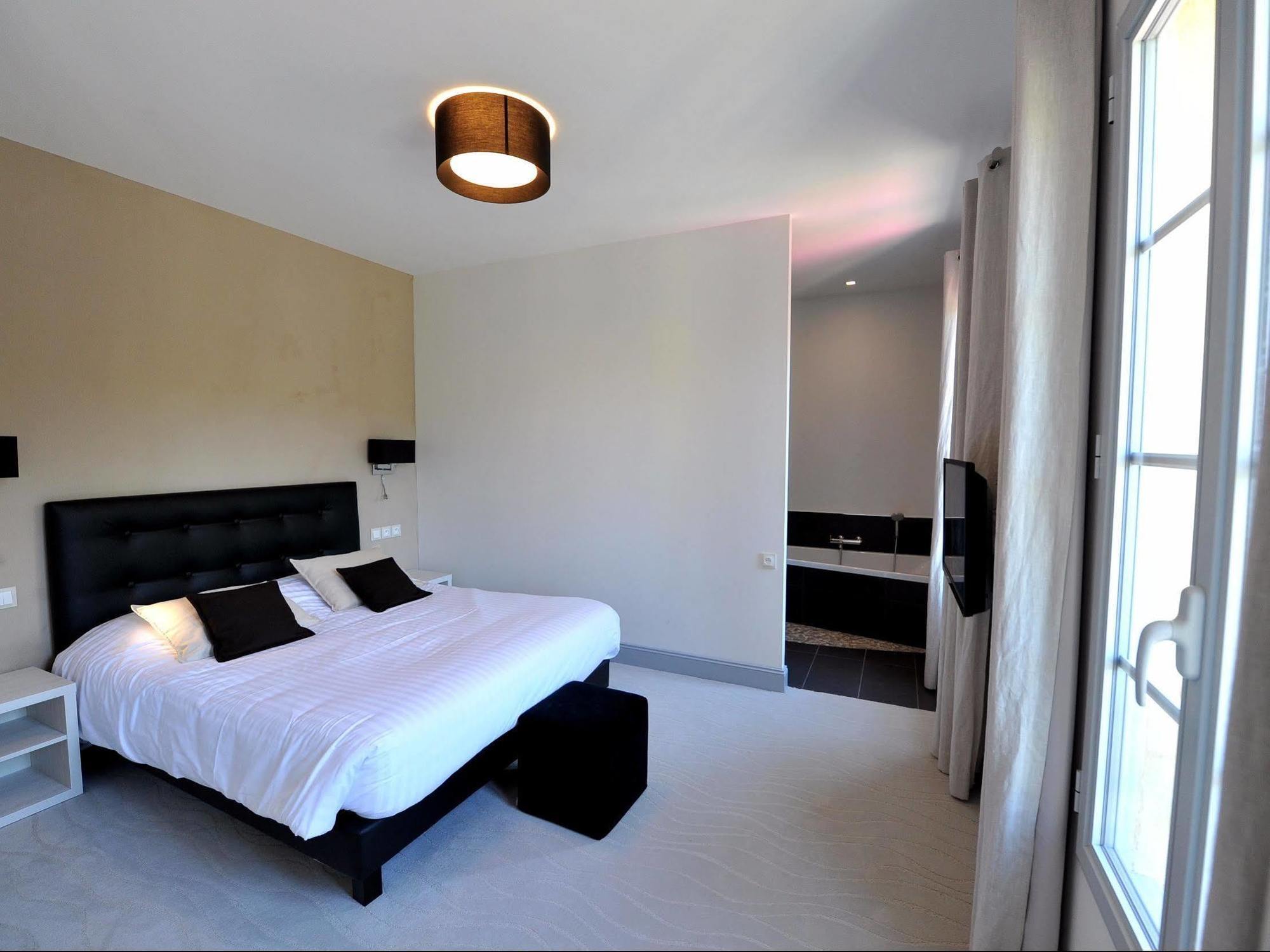 Logis- Hotel Spa Restaurant L'Epicurial Saint-Pey-de-Castets Buitenkant foto