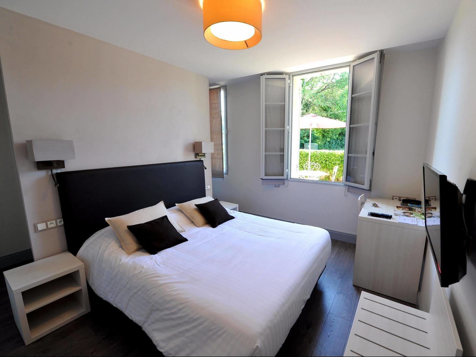 Logis- Hotel Spa Restaurant L'Epicurial Saint-Pey-de-Castets Buitenkant foto