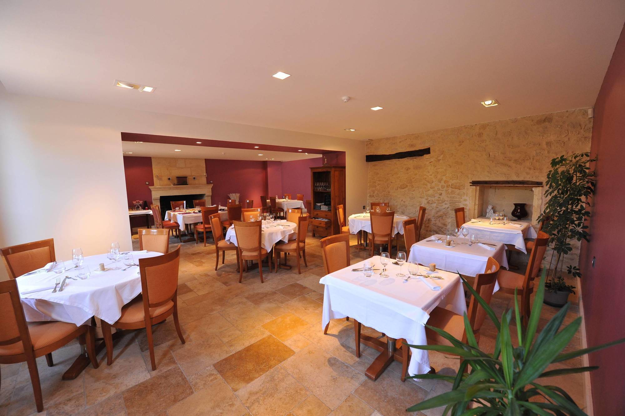 Logis- Hotel Spa Restaurant L'Epicurial Saint-Pey-de-Castets Buitenkant foto